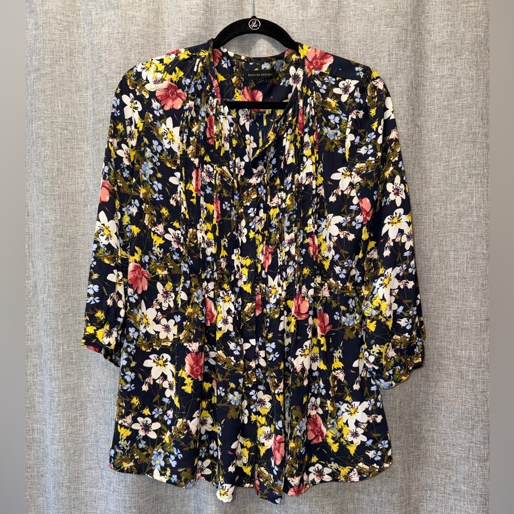Banana Republic Floral Blouse -Medium